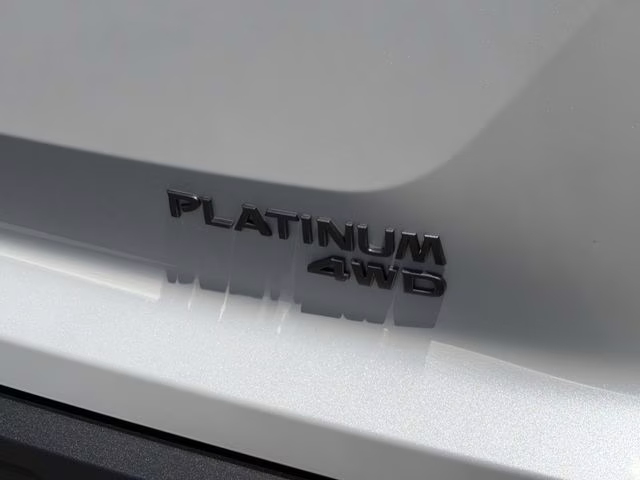 2026 Everest White Pearl/Black Nissan Pathfinder Platinum 4X4 SUV