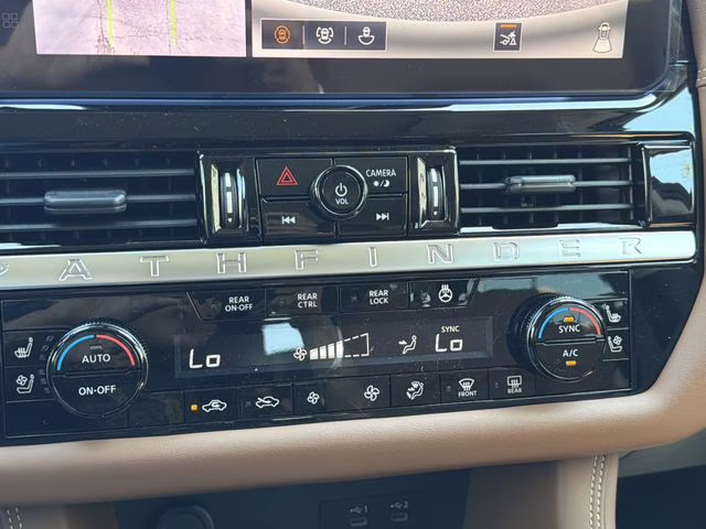 2026 Everest White Pearl/Black Nissan Pathfinder Platinum 4X4 SUV