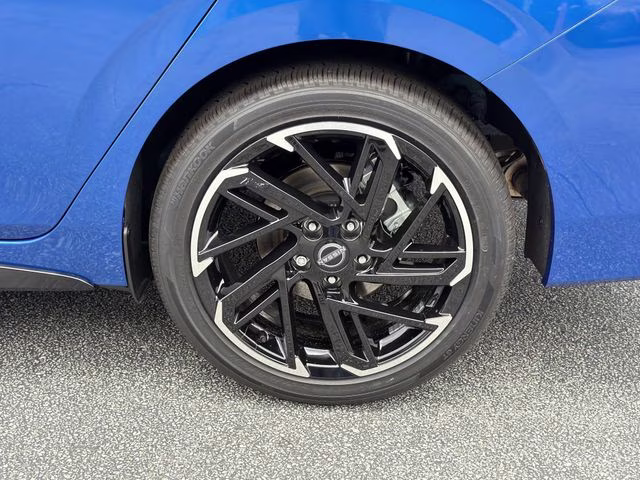 2026 Bluestone Pearl/Super Blk Nissan Sentra SR FWD Sedan