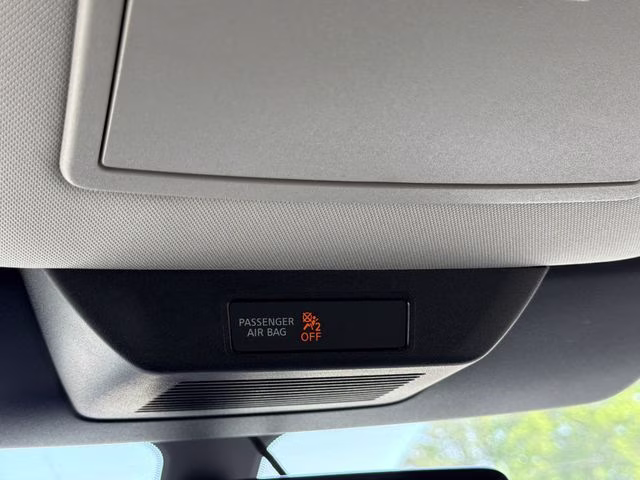 2026 Everest White Pearl Tricoat Nissan Pathfinder SL FWD SUV