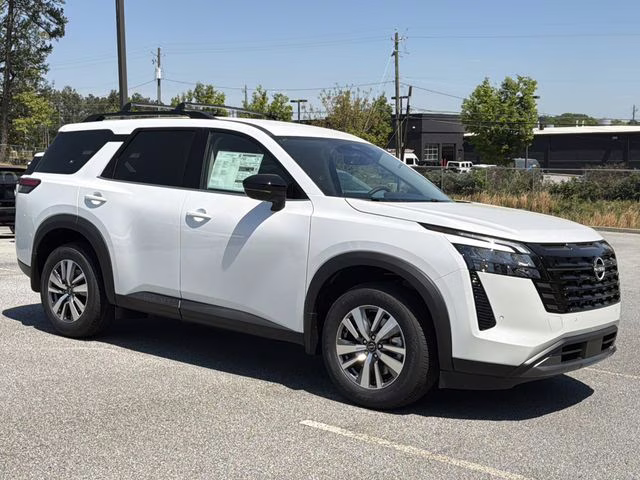 2026 Everest White Pearl Tricoat Nissan Pathfinder SL FWD SUV