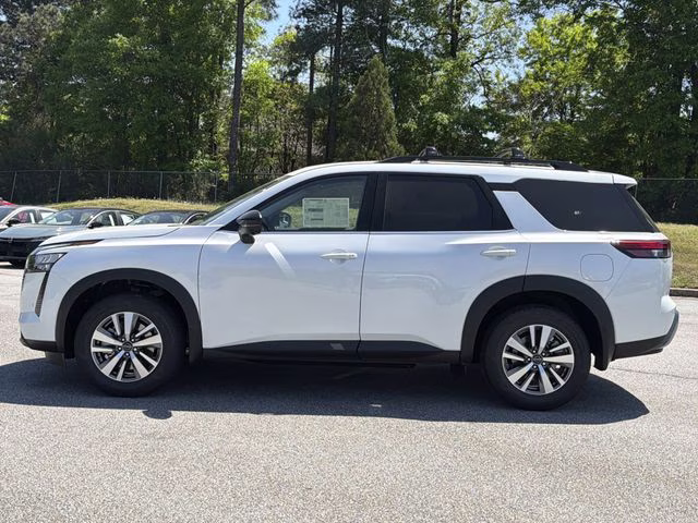 2026 Everest White Pearl Tricoat Nissan Pathfinder SL FWD SUV