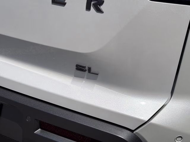 2026 Everest White Pearl Tricoat Nissan Pathfinder SL FWD SUV