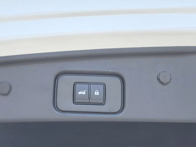 2026 Everest White Pearl/Black Nissan Pathfinder Platinum 4X4 SUV