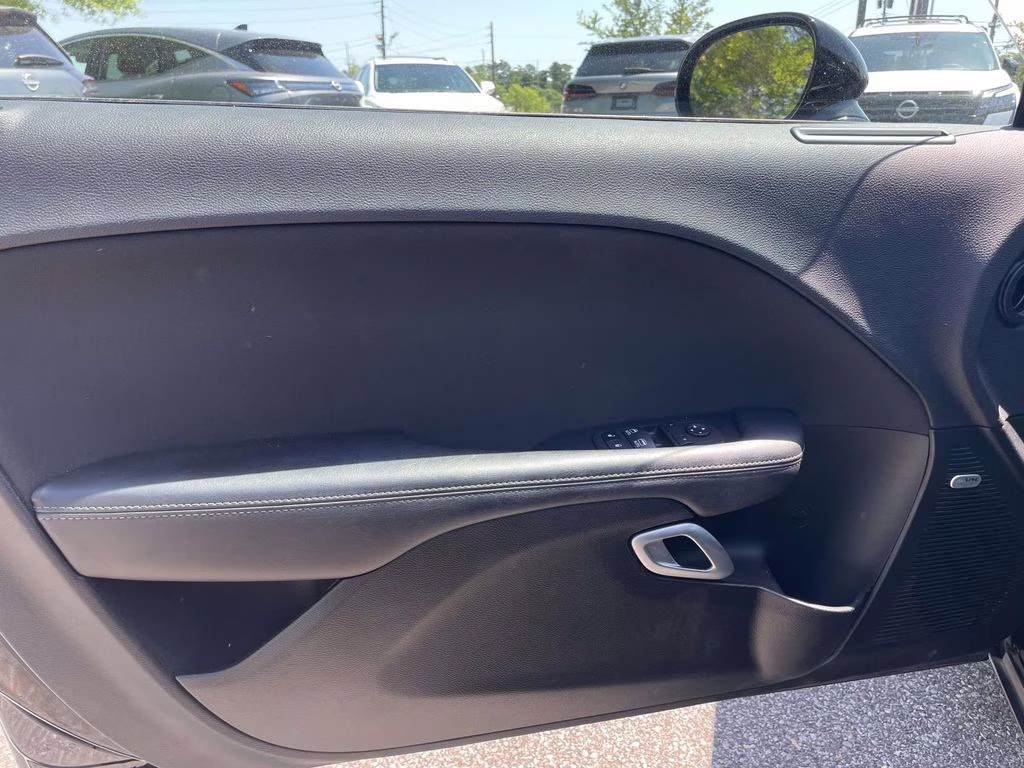 2023 Pitch Black Clearcoat Dodge Challenger R/T Scat Pack RWD Coupe