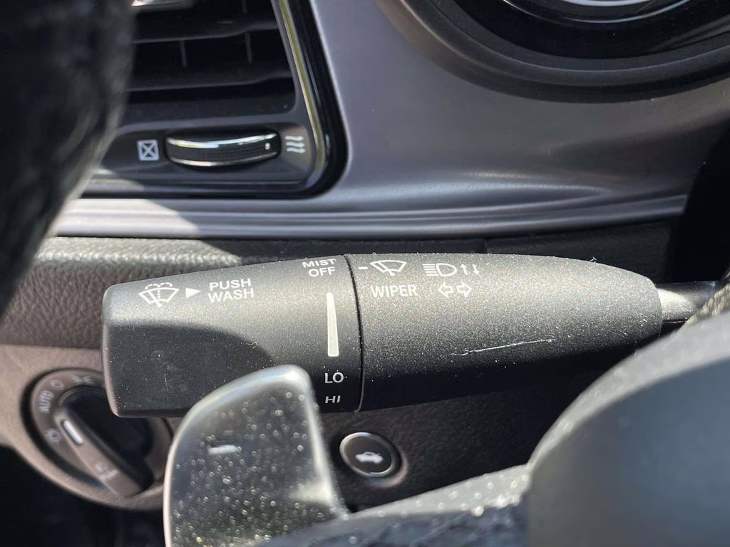 2023 Pitch Black Clearcoat Dodge Challenger R/T Scat Pack RWD Coupe