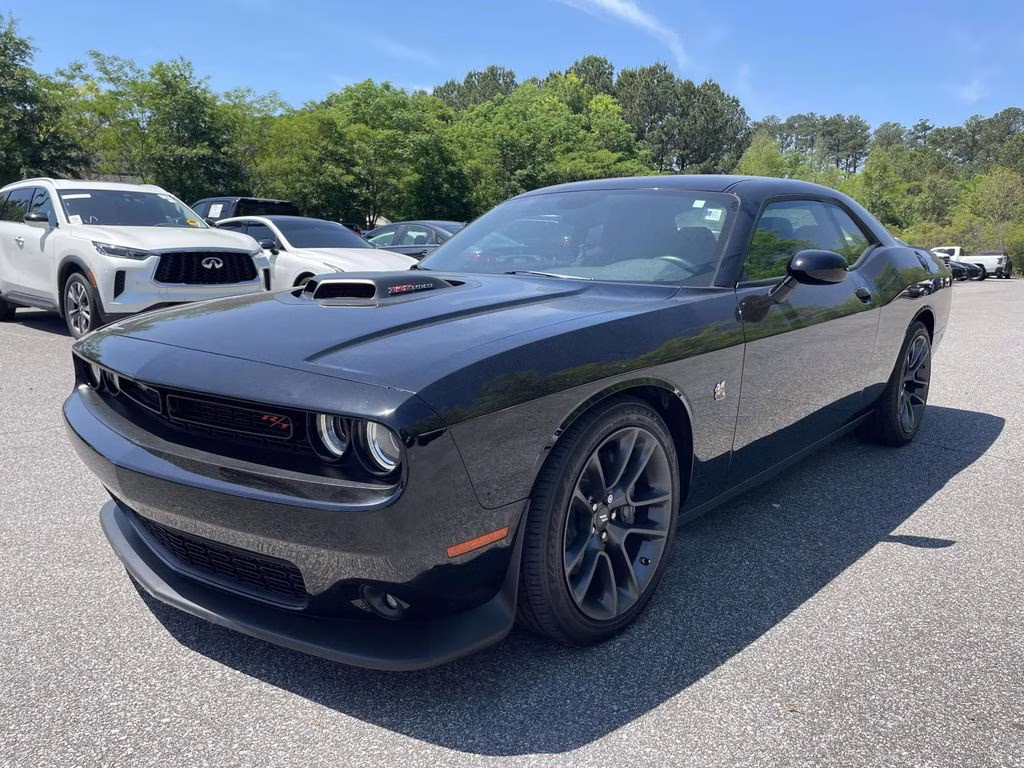 2023 Pitch Black Clearcoat Dodge Challenger R/T Scat Pack RWD Coupe