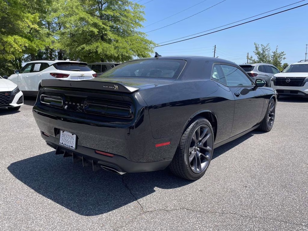 2023 Pitch Black Clearcoat Dodge Challenger R/T Scat Pack RWD Coupe