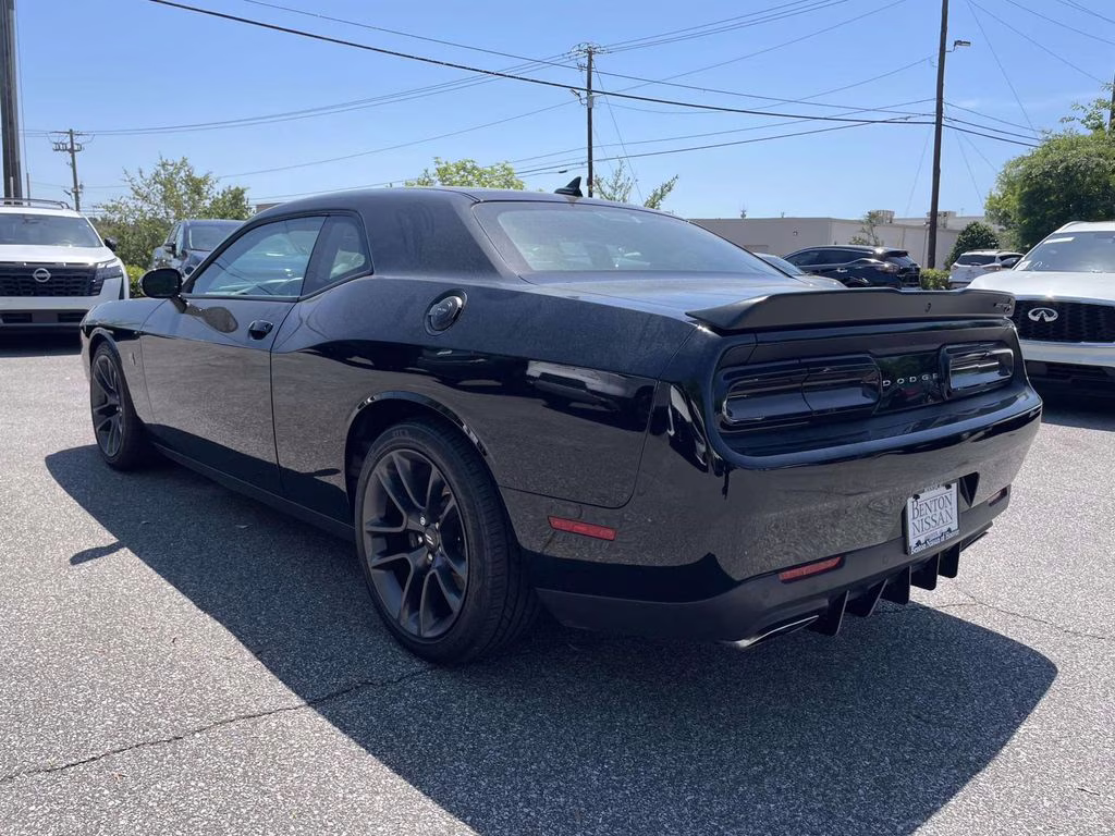 2023 Pitch Black Clearcoat Dodge Challenger R/T Scat Pack RWD Coupe