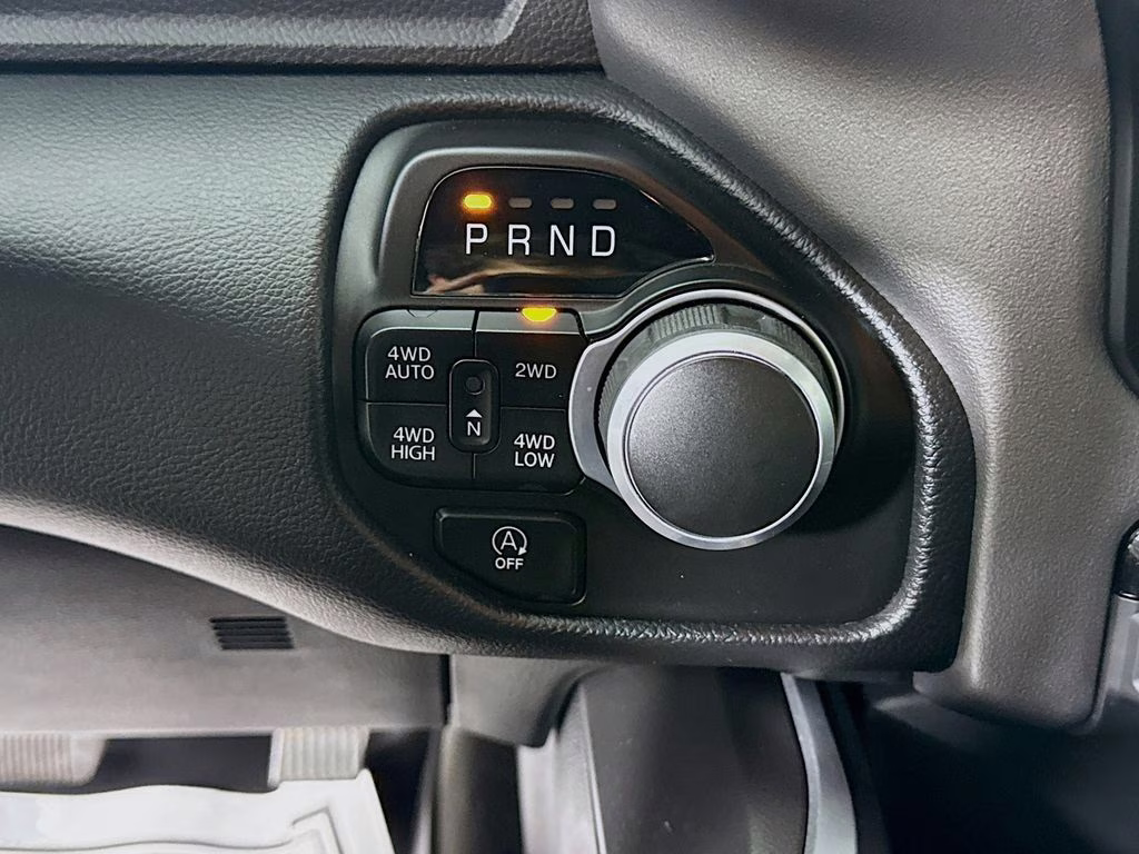 2022 Bright White Clearcoat Ram 1500 Big Horn/Lone Star 4X4 Truck