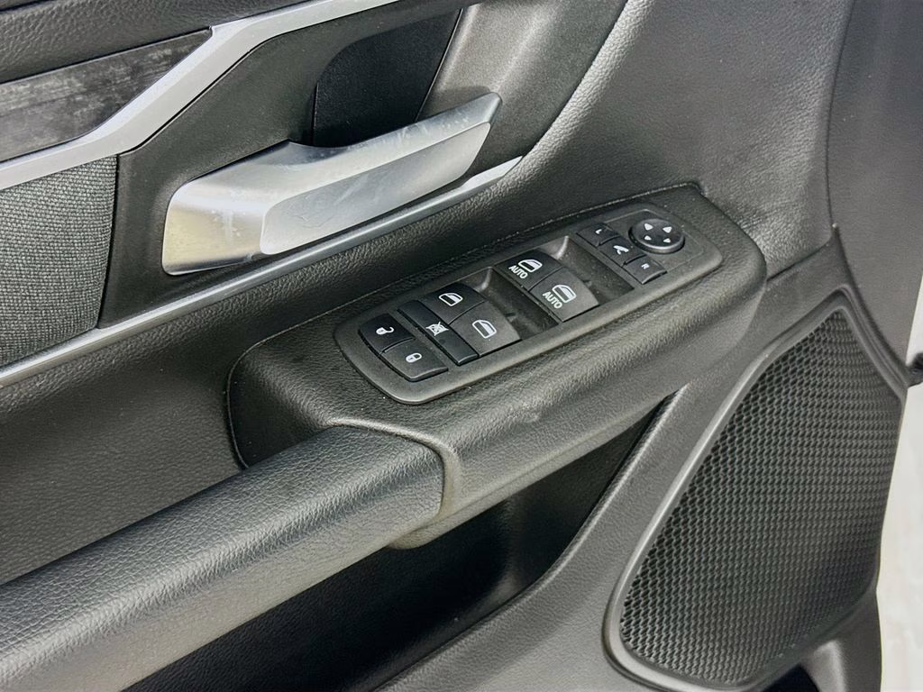 2022 Bright White Clearcoat Ram 1500 Big Horn/Lone Star 4X4 Truck