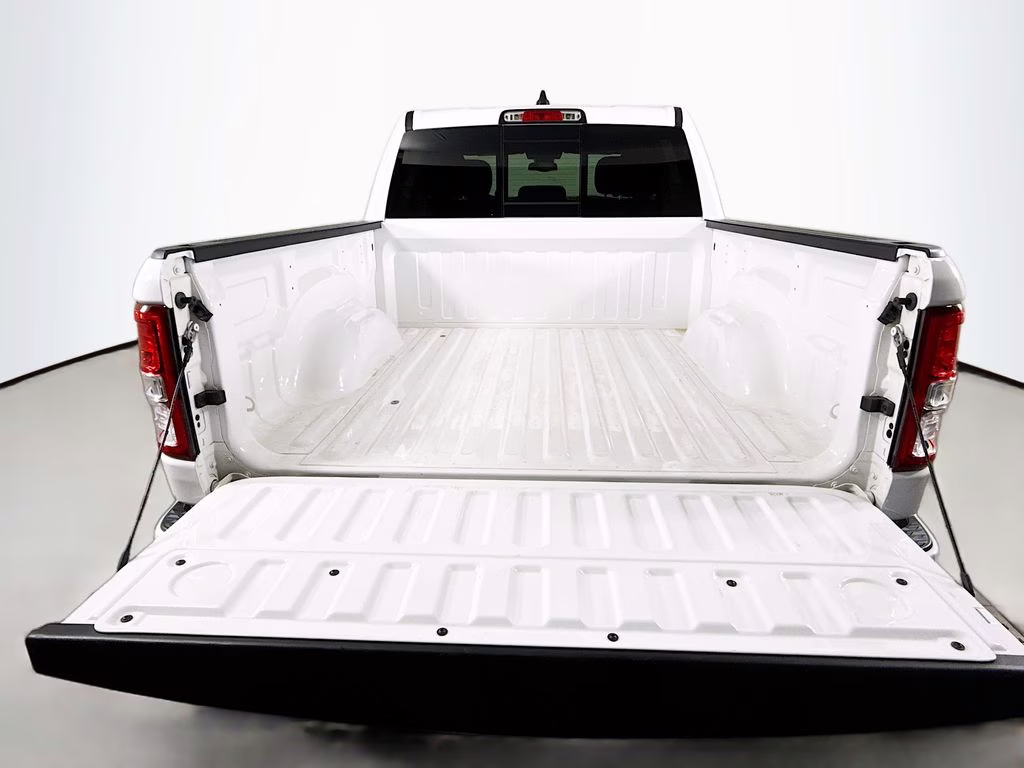 2022 Bright White Clearcoat Ram 1500 Big Horn/Lone Star 4X4 Truck