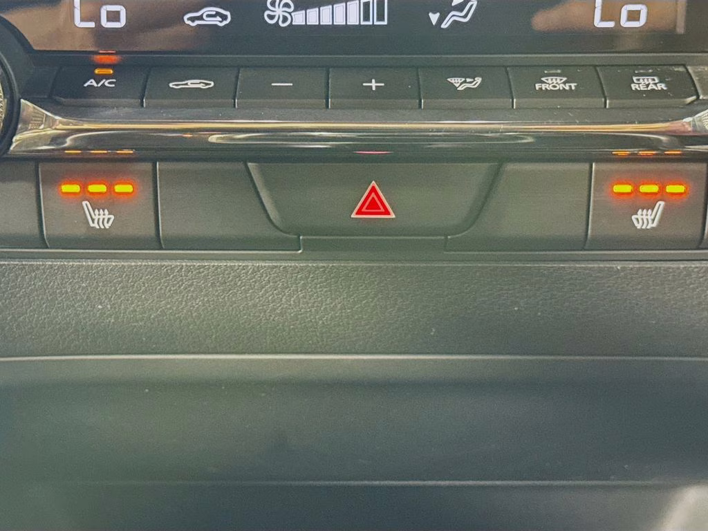 2025 Polymetal Gray Metallic Mazda Mazda3 2.5 S Carbon Edition AWD Hatchback