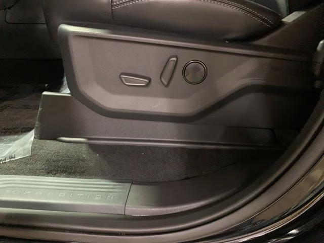 2026 Agate Black Metallic Ford Expedition Max Platinum 4X4 SUV