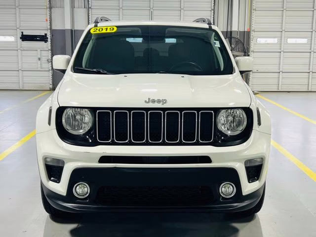 2019 Alpine White Clearcoat Jeep Renegade Latitude 4X4 SUV