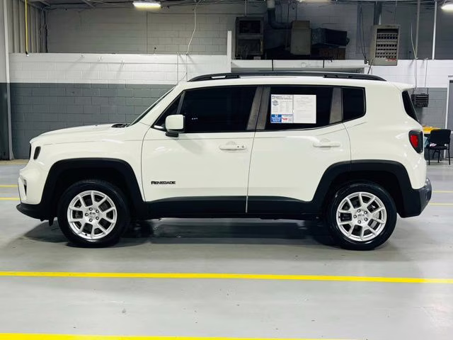 2019 Alpine White Clearcoat Jeep Renegade Latitude 4X4 SUV