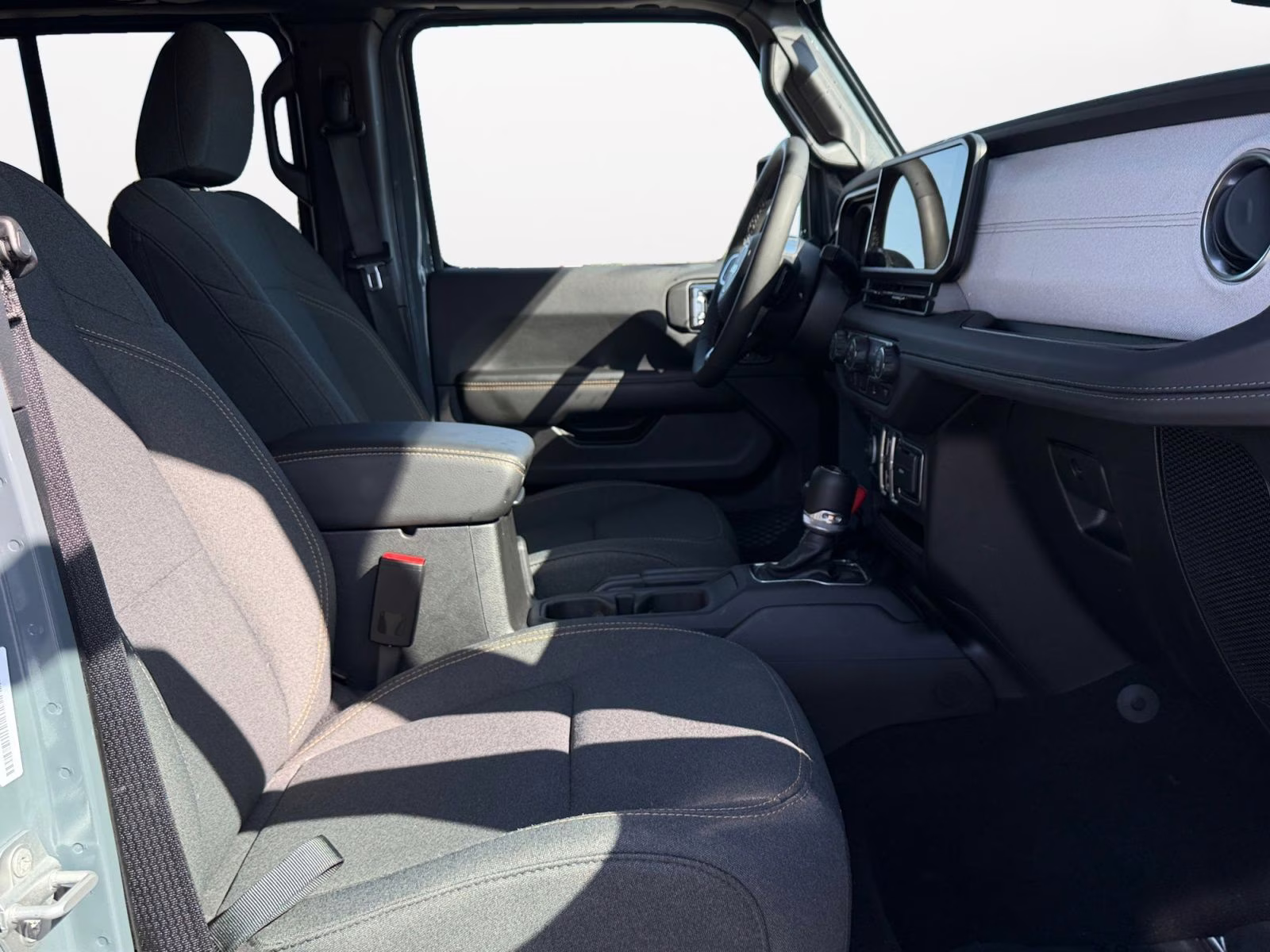 2025 Anvil Clear Coat Jeep Wrangler Sahara 4xe 4X4 SUV