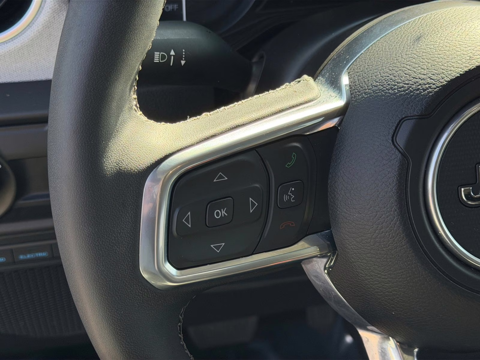 2025 Anvil Clear Coat Jeep Wrangler Sahara 4xe 4X4 SUV