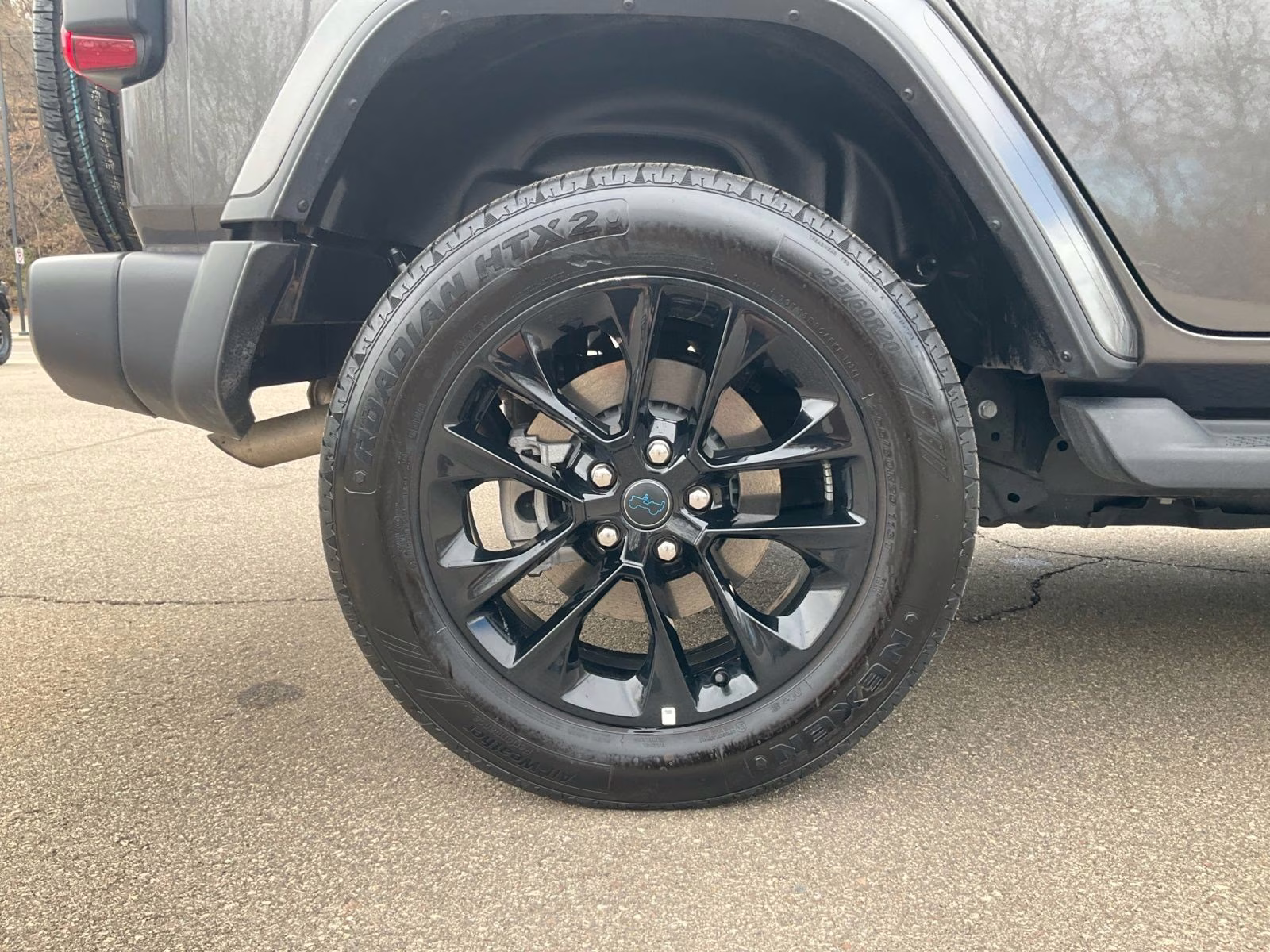 2025 Granite Crystal Metallic Clearcoat Jeep Wrangler Sahara 4xe 4X4 SUV