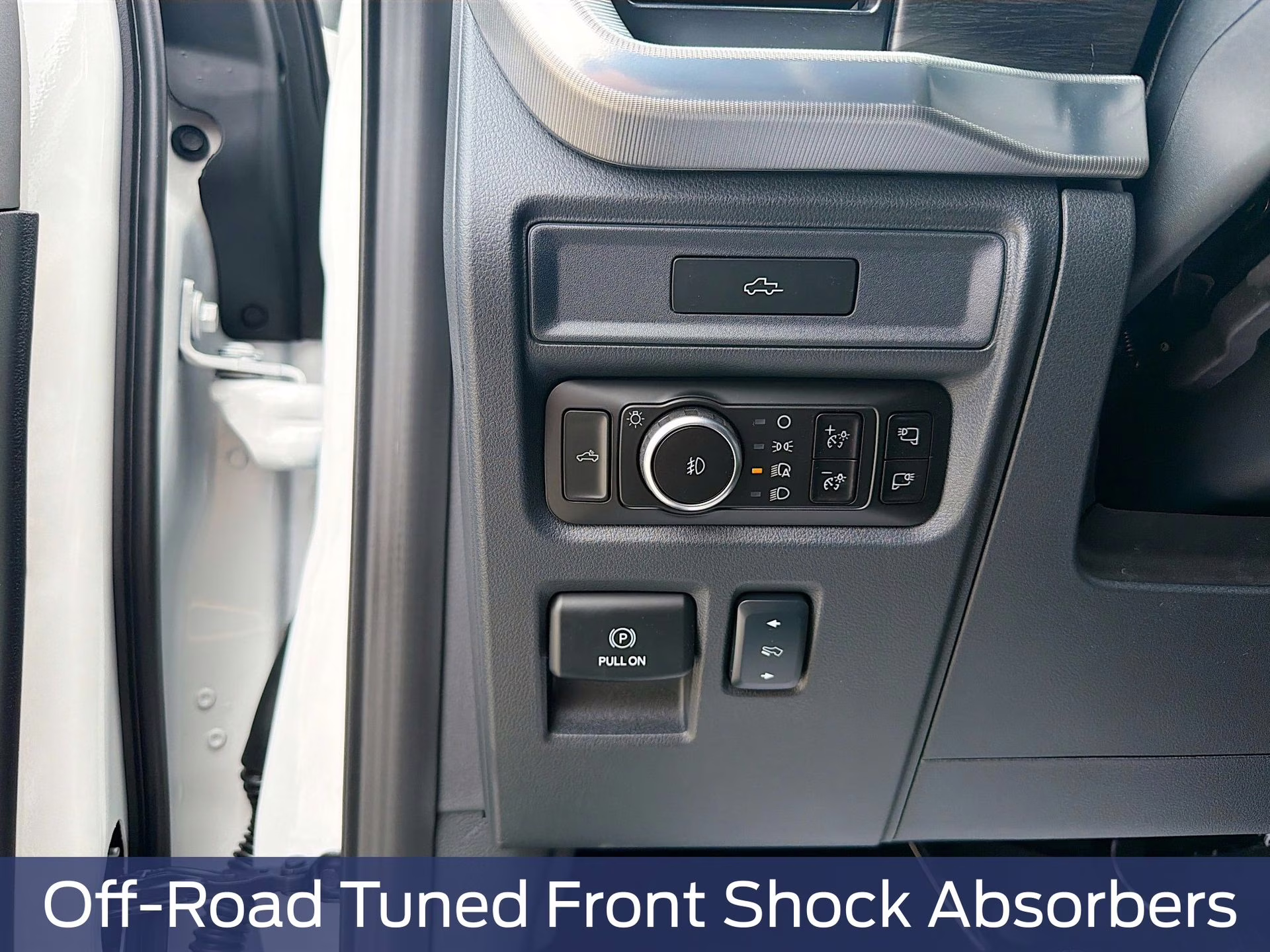 2026 Star White Metallic Tri-Coat Ford F-150 Lariat 4X4 Truck