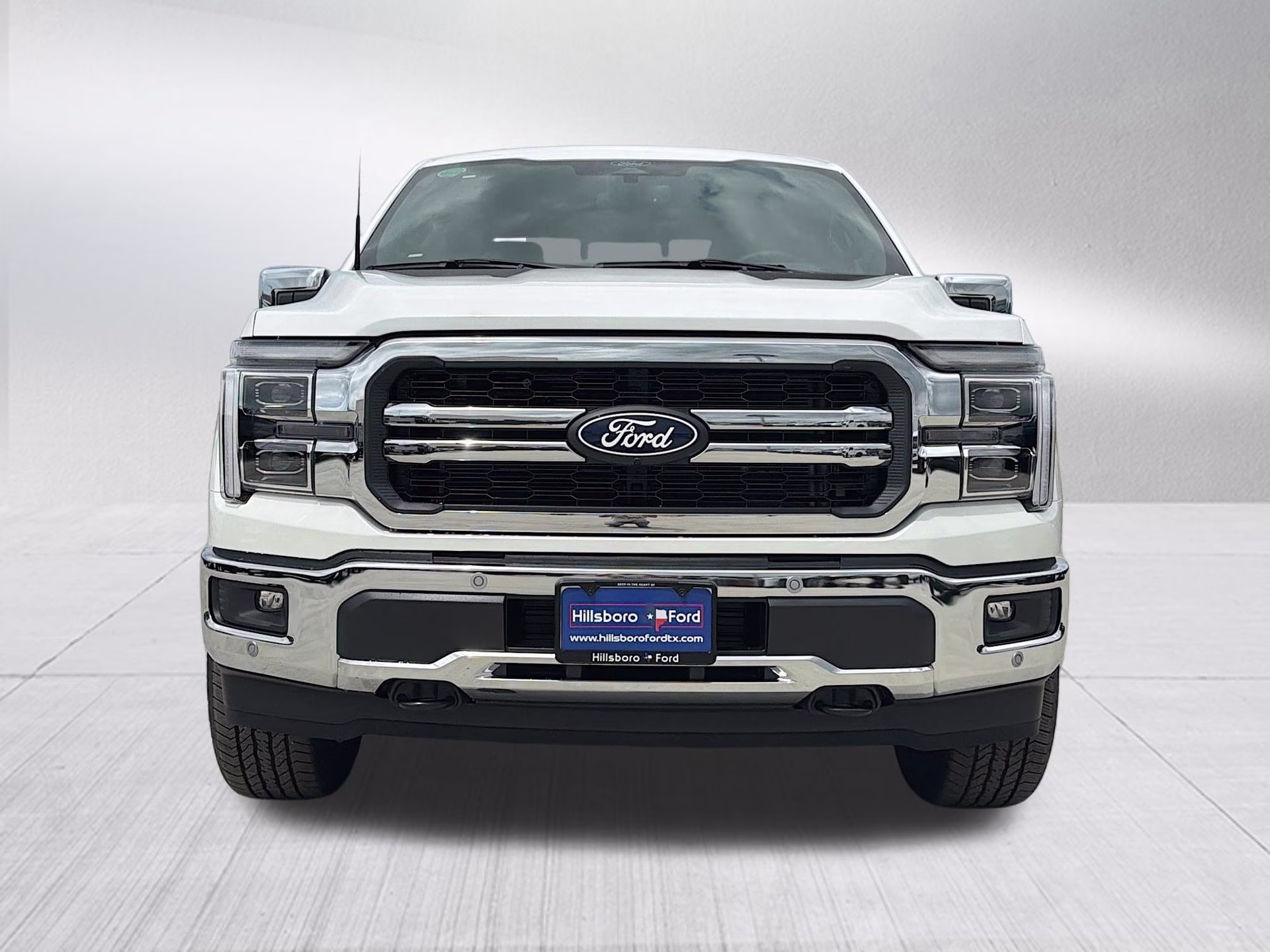 2026 Star White Metallic Tri-Coat Ford F-150 Lariat 4X4 Truck