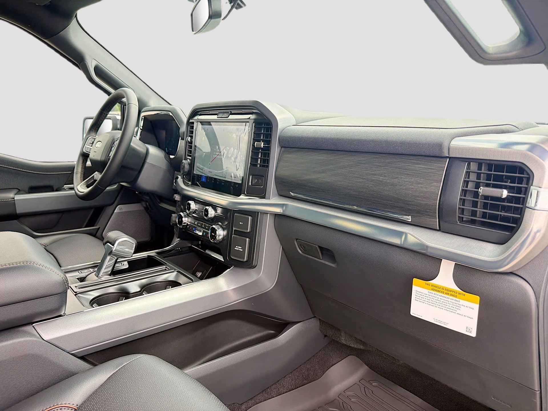 2026 Star White Metallic Tri-Coat Ford F-150 Lariat 4X4 Truck