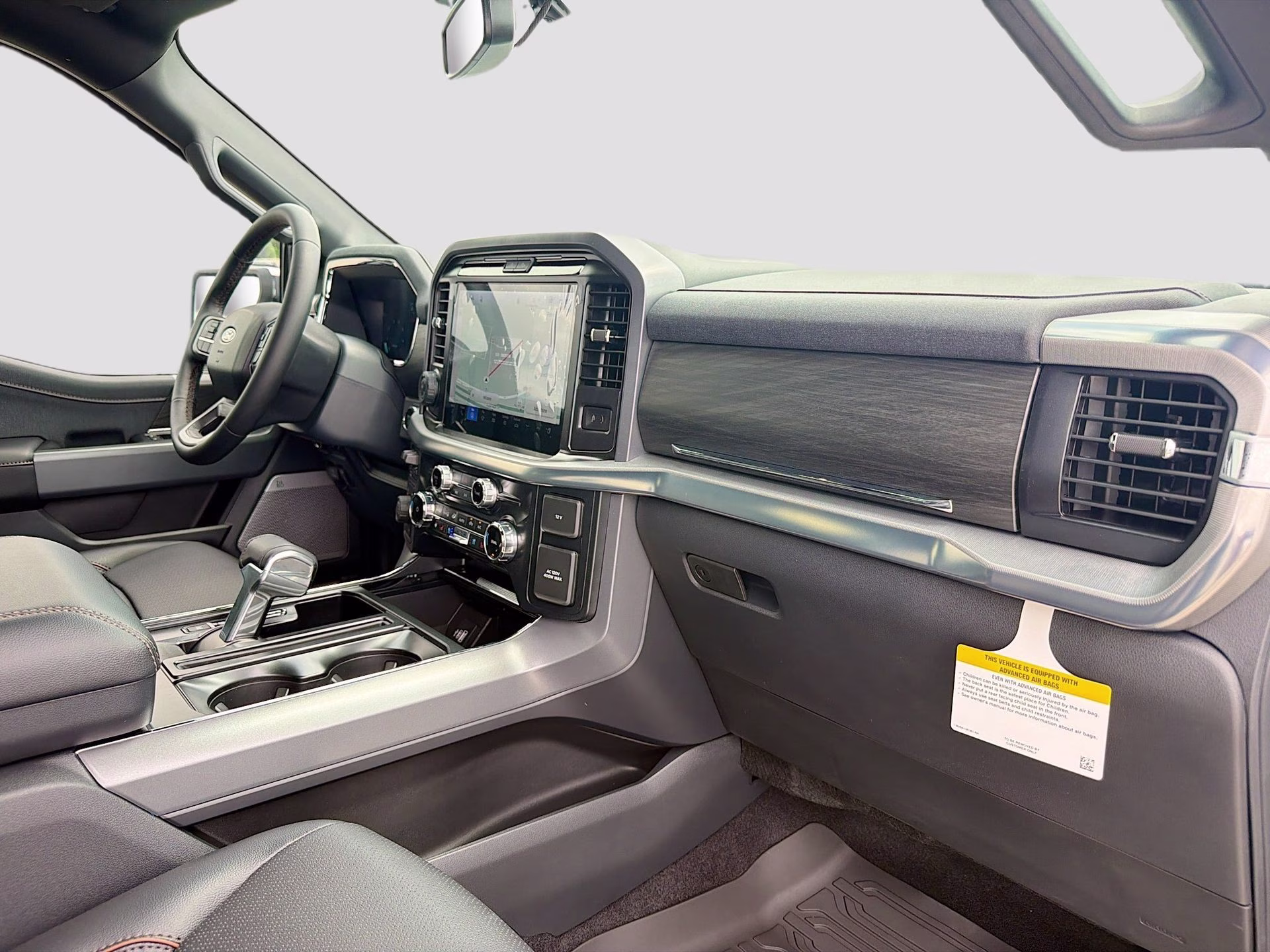 2026 Star White Metallic Tri-Coat Ford F-150 Lariat 4X4 Truck