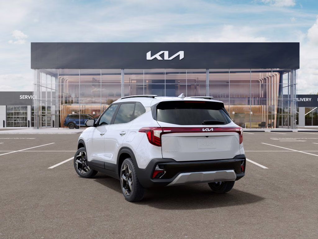 2026 Snow White Pearl Kia Seltos EX FWD SUV