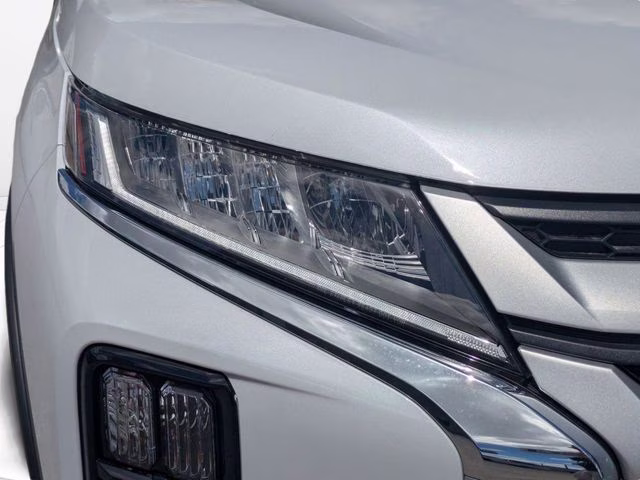 2026 White Mitsubishi Outlander Sport 2.0 ES 4X4 SUV