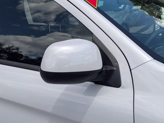 2026 White Mitsubishi Outlander Sport 2.0 ES 4X4 SUV