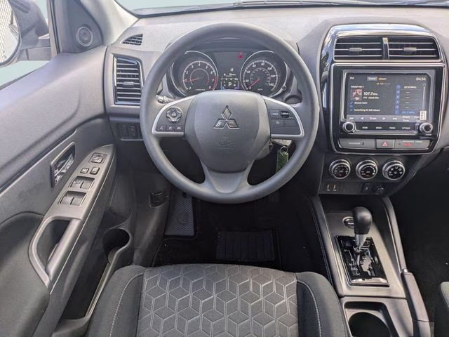 2026 White Mitsubishi Outlander Sport 2.0 ES 4X4 SUV