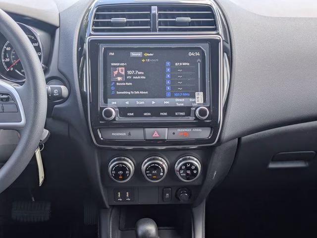 2026 White Mitsubishi Outlander Sport 2.0 ES 4X4 SUV