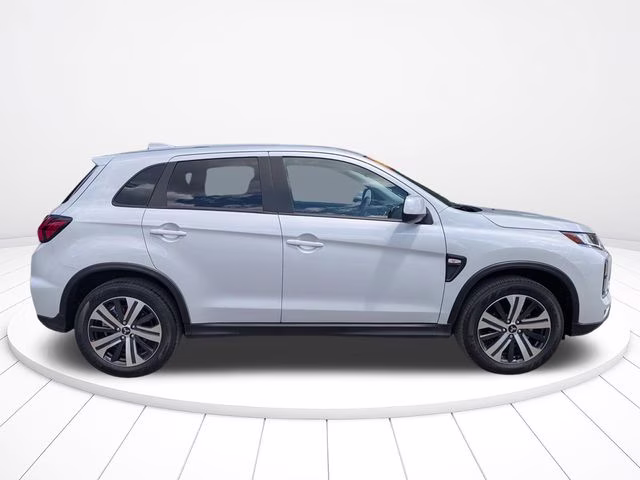 2026 White Mitsubishi Outlander Sport 2.0 ES 4X4 SUV