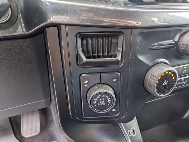 2025 White Metallic Ford F-150 STX 4X4 Truck
