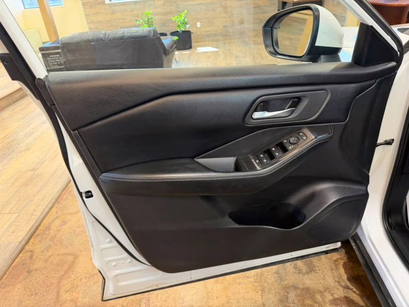 2025 Nissan Rogue SV Sport Utility 4D AWD