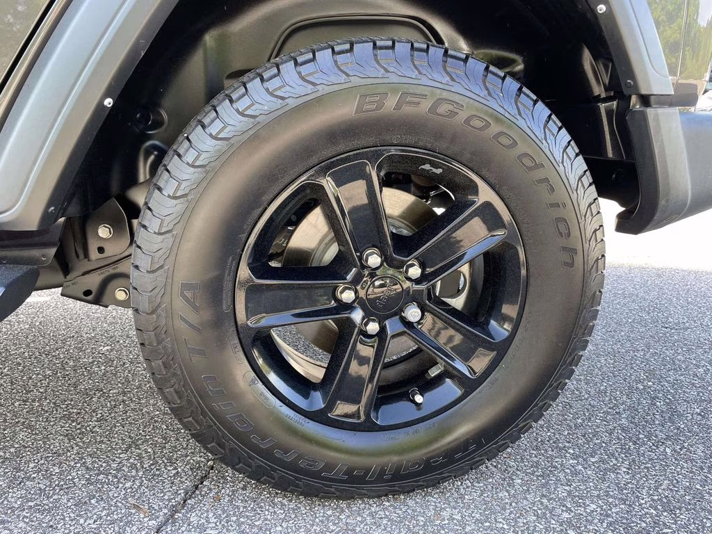 2022 Granite Crystal Metallic Clearcoat Jeep Wrangler Unlimited Sport Altitude 4X4 SUV