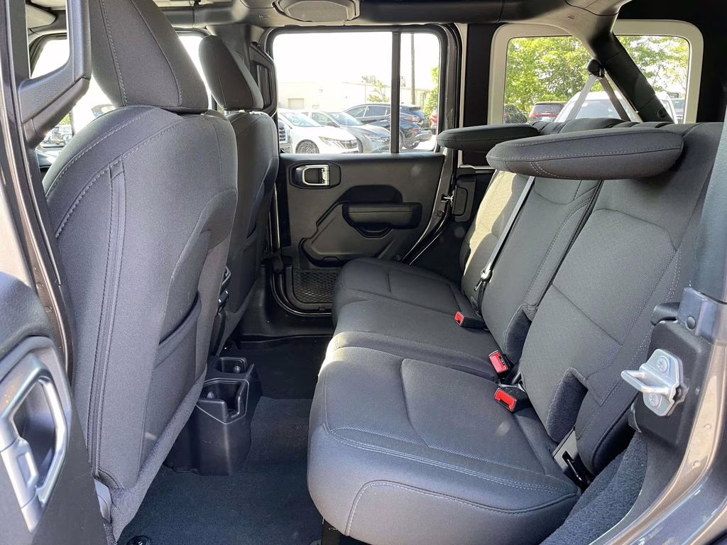 2022 Granite Crystal Metallic Clearcoat Jeep Wrangler Unlimited Sport Altitude 4X4 SUV