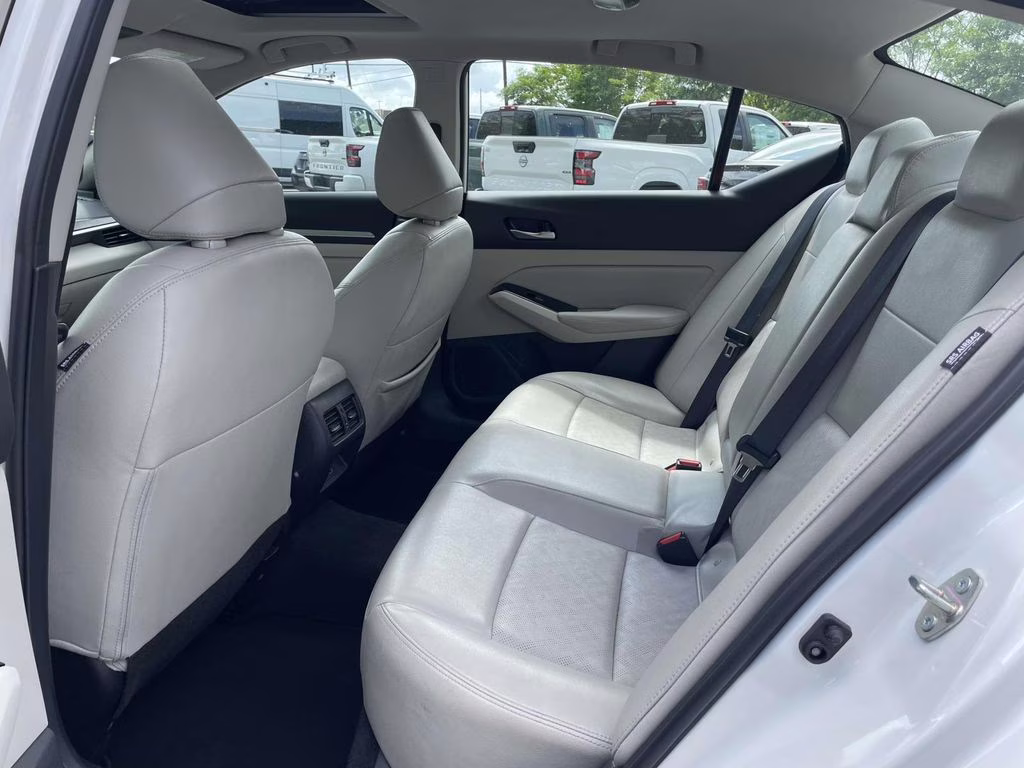 2025 Pearl White Tricoat Nissan Altima 2.5 SL AWD Sedan