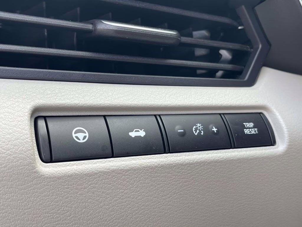 2025 Pearl White Tricoat Nissan Altima 2.5 SL AWD Sedan