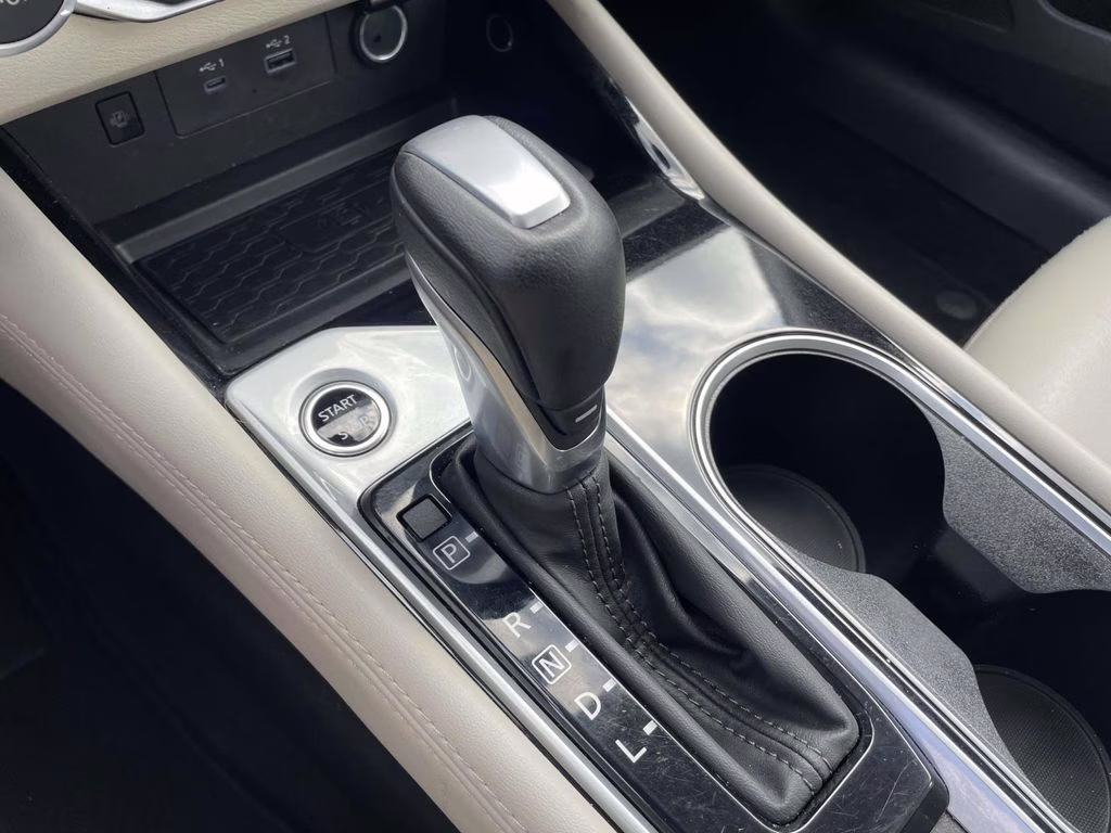 2025 Pearl White Tricoat Nissan Altima 2.5 SL AWD Sedan