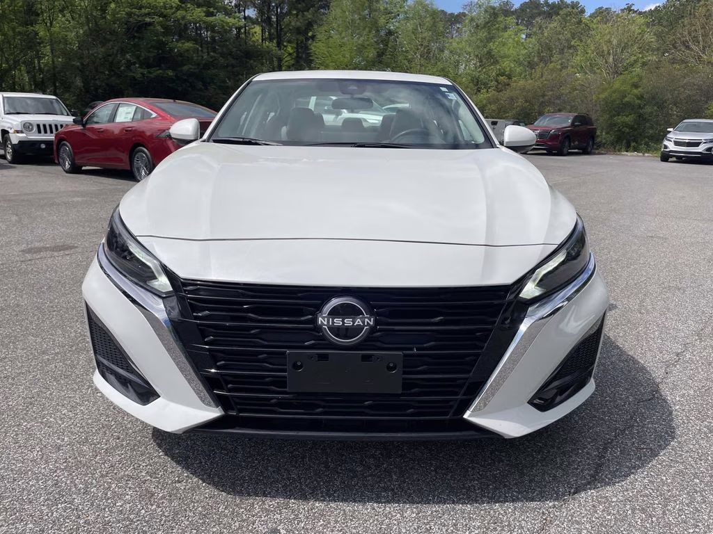 2025 Pearl White Tricoat Nissan Altima 2.5 SL AWD Sedan