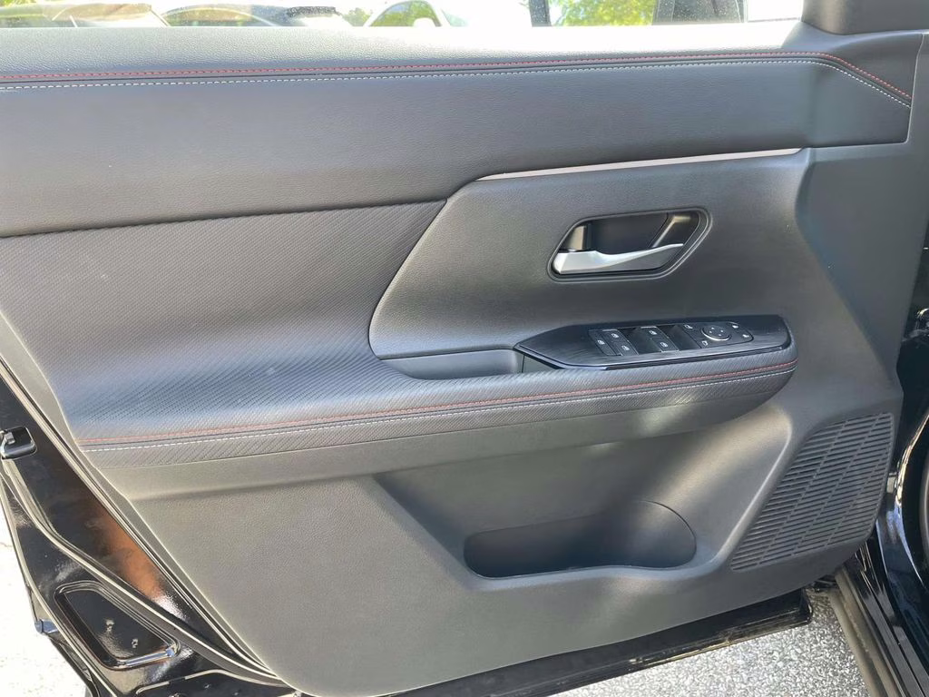 2025 Super Black Nissan Kicks SR AWD SUV