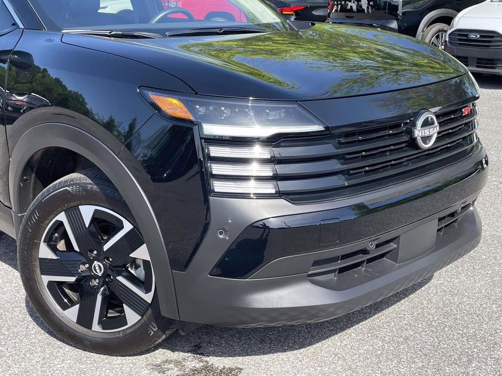 2025 Super Black Nissan Kicks SR AWD SUV