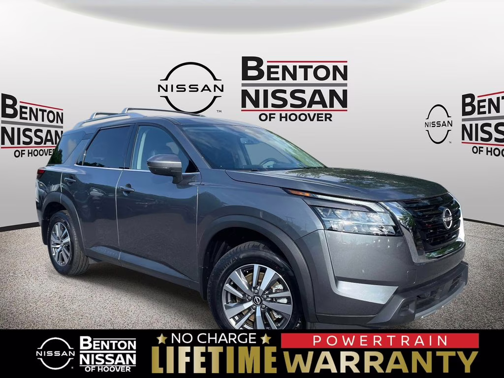 2024 Gun Metallic Nissan Pathfinder SL FWD SUV