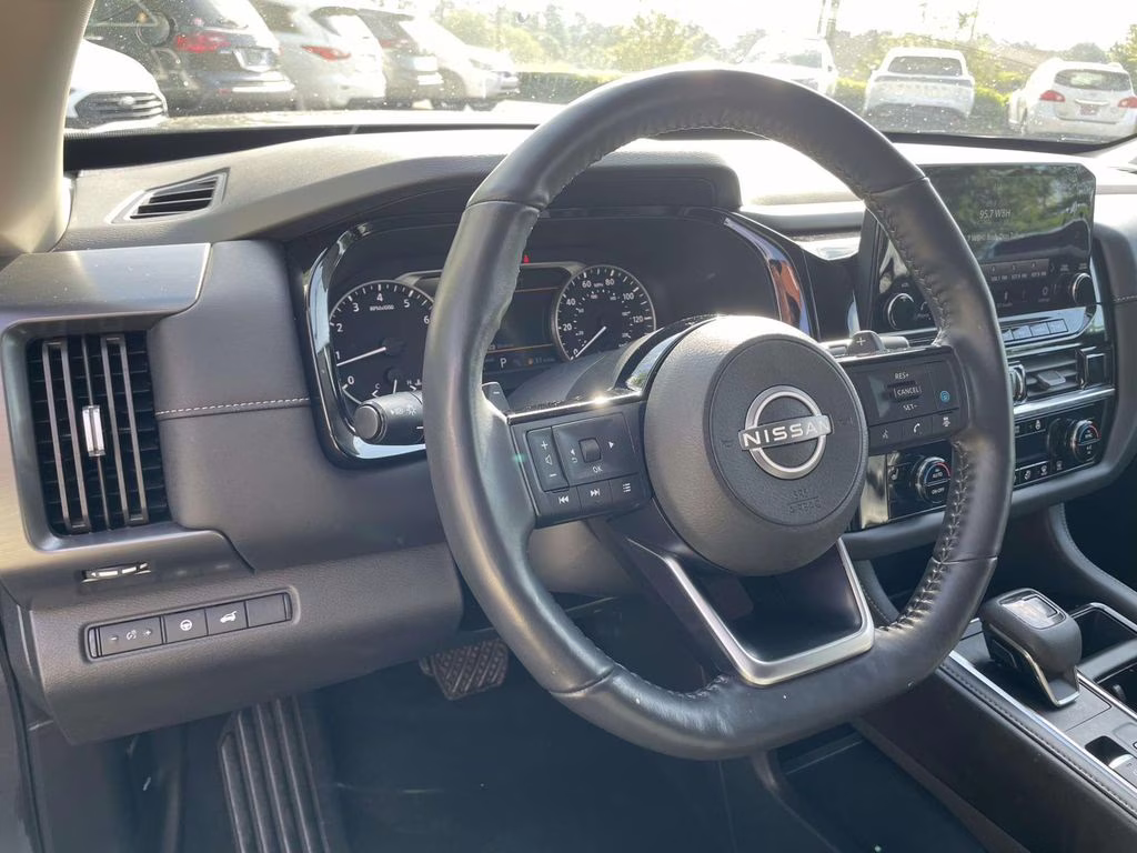2024 Gun Metallic Nissan Pathfinder SL FWD SUV