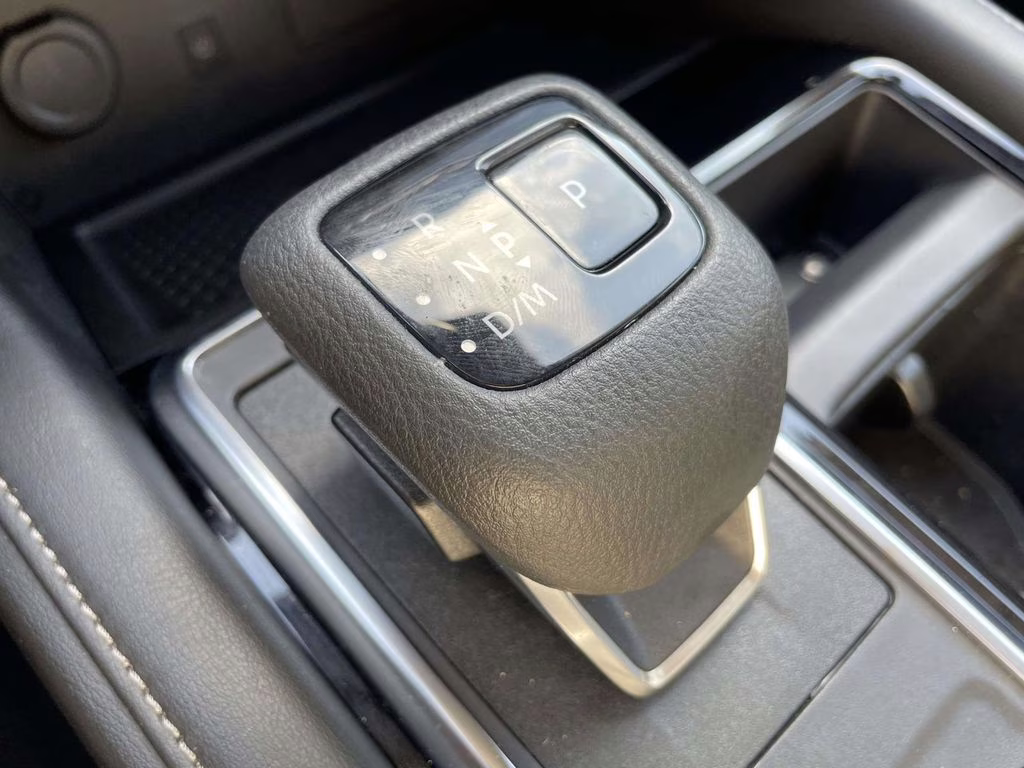 2024 Gun Metallic Nissan Pathfinder SL FWD SUV
