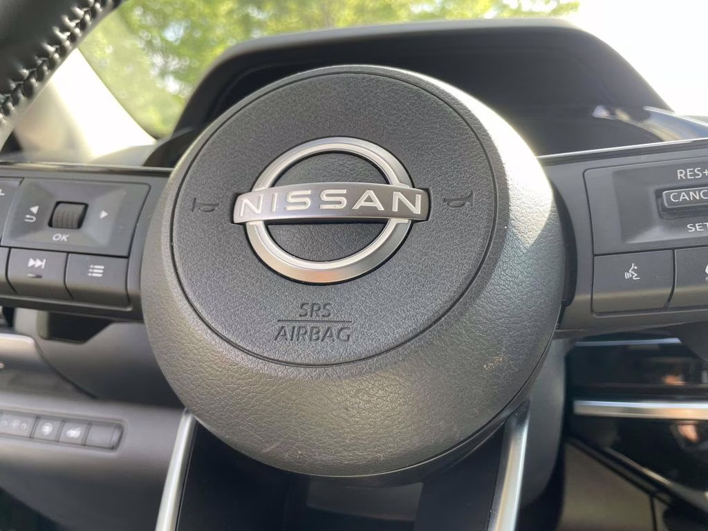 2024 Gun Metallic Nissan Pathfinder SL FWD SUV