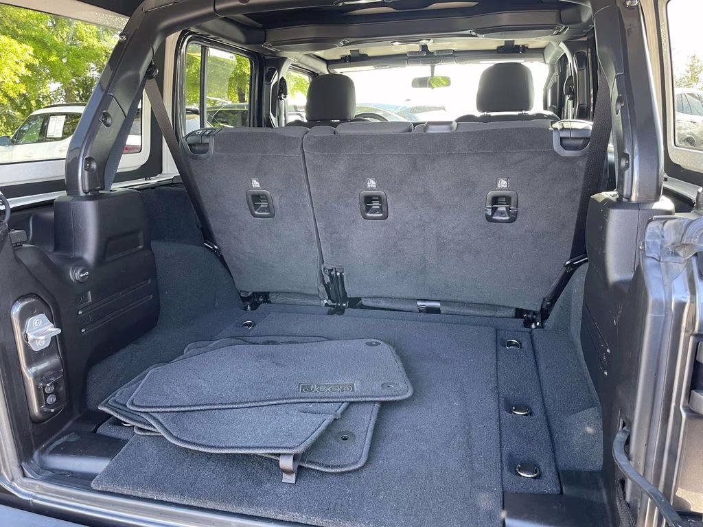 2022 Granite Crystal Metallic Clearcoat Jeep Wrangler Unlimited Sport Altitude 4X4 SUV