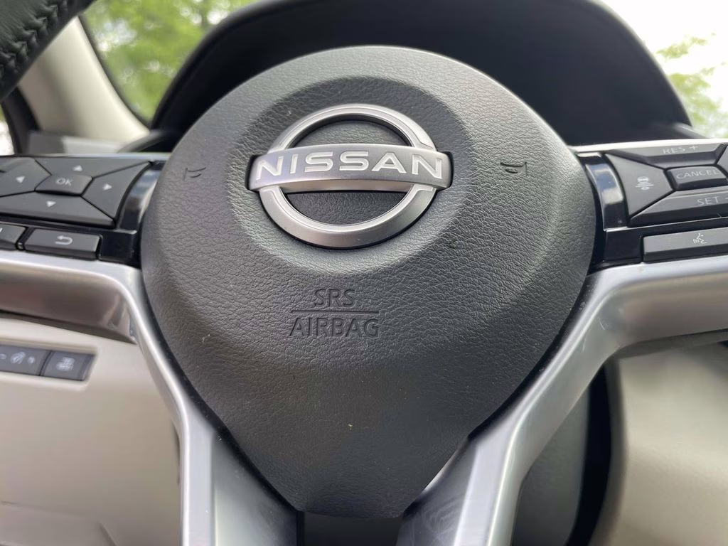 2025 Pearl White Tricoat Nissan Altima 2.5 SL AWD Sedan