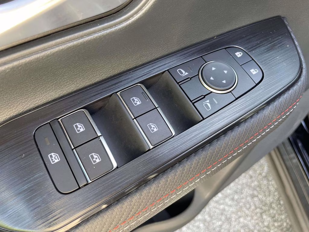 2025 Super Black Nissan Kicks SR AWD SUV